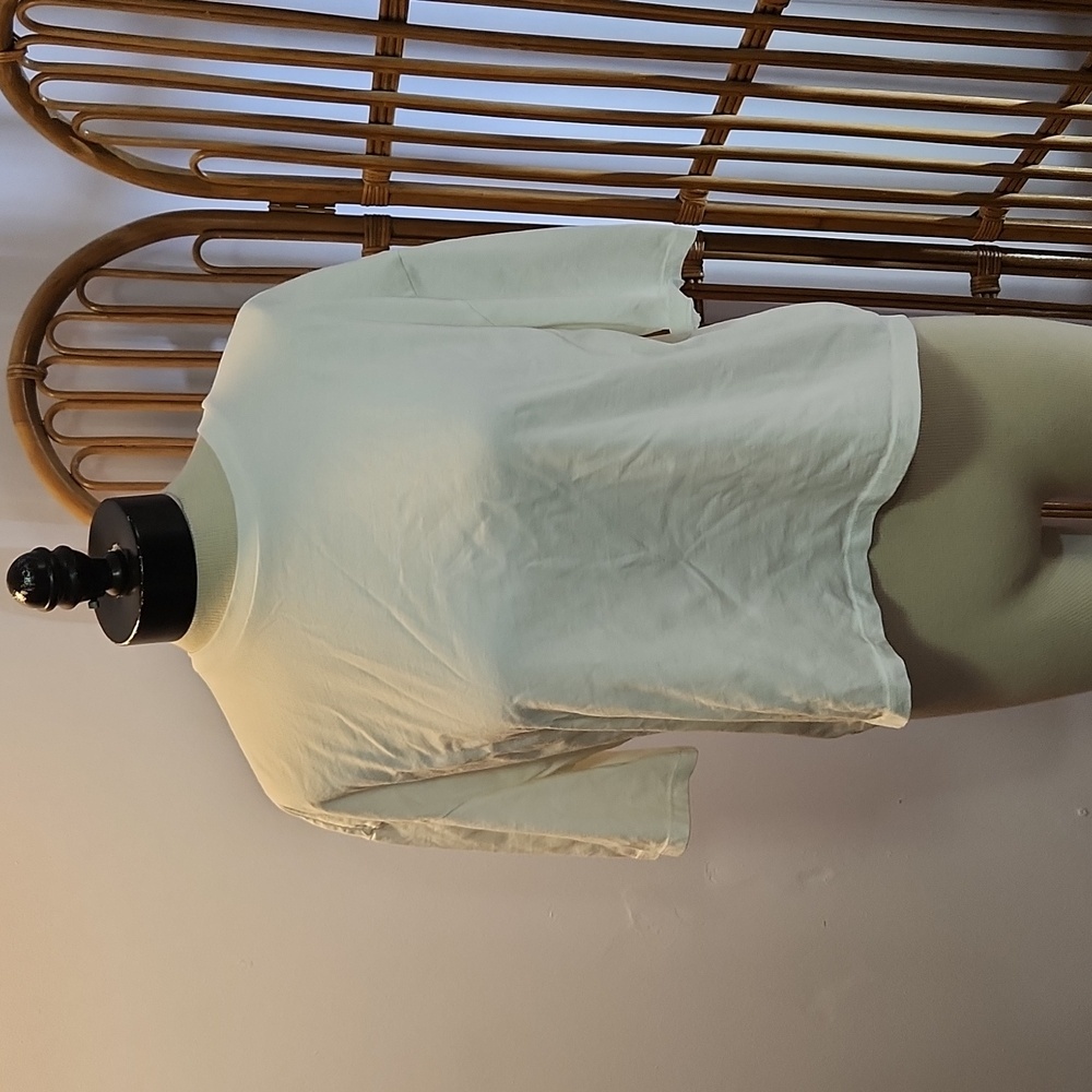 BP brand white 100% organic cotton cropped tee shirt size large